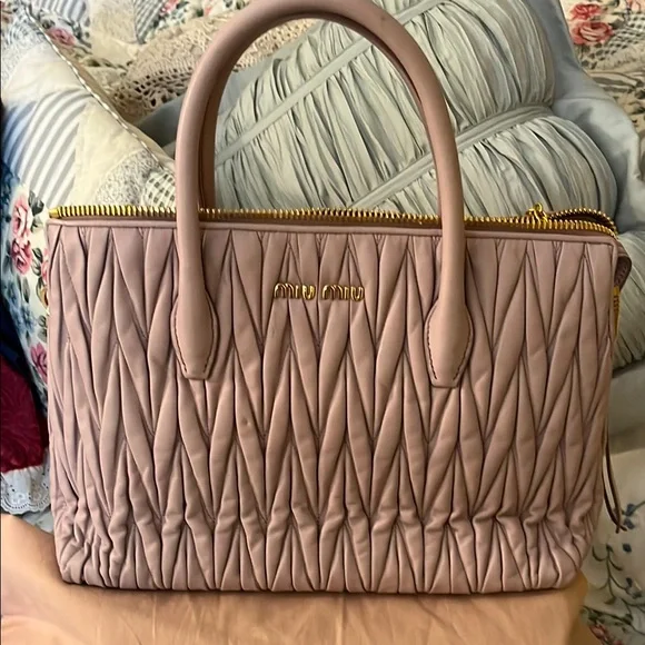 MIU MIU PINK QUILTED BAG EUC - Picture 1 of 16